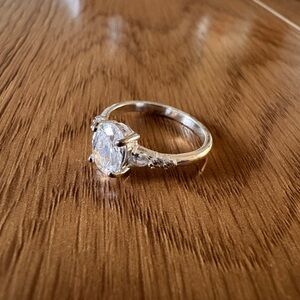 Elegant Silver Ring with Clear Gemstone